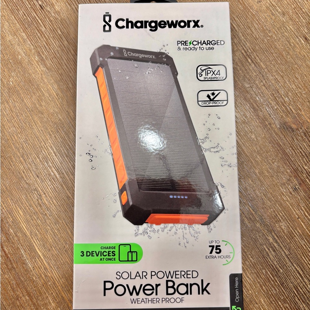 10,000mAh Premium Solar Power Bank with built in Dual USB Ports Black
